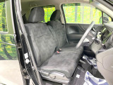 運転席まわりには十分なスペースがあり、大柄な方でもゆったり運転していただける環境です。