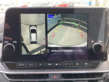 アラウンドビューモニターです☆車の前後左右にカメラがついており駐車時には上から車を見たような画面が見れますので、4方向の状況を確認することができる便利な機能です☆