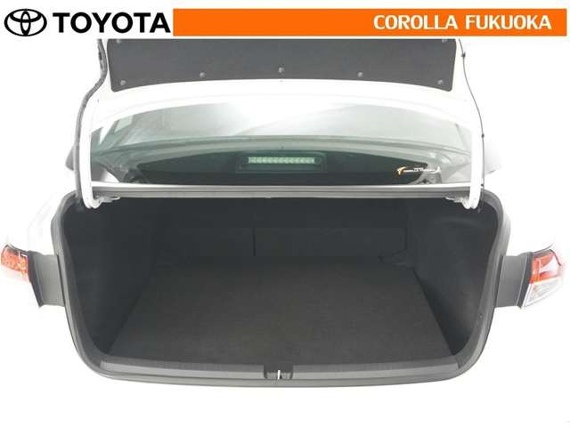 トヨタ カローラ 1.8 ハイブリッド アクティブ スポーツ の中古車詳細