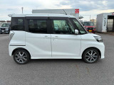 両側電動スライドドアで乗り降りがラクチンです。