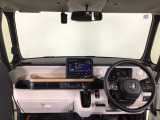 【前方視界】開放的な前方視界!運転がしやすく疲れにくいです♪窓が大きく、見通しがとっても良いおクルマですよ♪