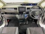 広々とした前方視界で運転がし易そうですね。