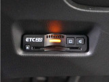 ◆ETC2.0装着◆進化したドライブ体験。料金収受システムだけだったETCが生まれ変わって、高速道路を賢く使うETC2.0に進化しました。多彩な情報サービスが便利で快適なドライブ体験を提供します。