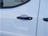 【認定中古車保証】全国のプジョー正規ディーラーにて保証・修理が受けられる1年間の長期保証(走行距離無制限)を付帯。納車前に車検相当の67項目を含む117項目の安心点検と主要な消耗品を点検交換。