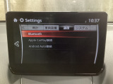 Bluetoothに接続することで、スマートフォンに入っている音楽アプリを車内で楽しめたり、通話が出来ます♪