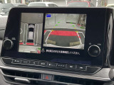 まるで真上から見ているような、視認性の良いアラウンドビューモニターです。駐車が苦手な方でもこれでらくらく駐車できますよ。