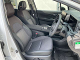 運転席まわりです。実際に座ってみて、乗り心地を体験してみてください。