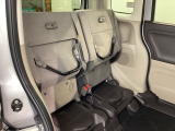 座面を跳ね上げるチップアップ機能付き☆高さのあるお荷物も積むのにとても便利です♪