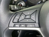 ステアリングスイッチ装備!運転しながら手元でオーディオの操作などができます。
