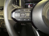 ステアリングに各種スイッチが付いてますので、運転中に余所見することがありませんね!