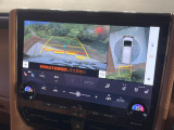 【パノラミックビューモニター】専用のカメラにより、上から見下ろしたような視点で360度クルマの周囲を確認することができます☆死角部分も確認しやすく、狭い場所での切り返しや駐車もスムーズに行えます。