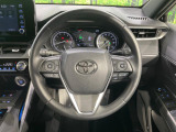 インテリアに合わせたデザインのステアリングは、運転される方のことも考え、運転しやすい形状、大きさです。是非一度、実際に触ってお確かめください。