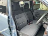 運転席もゆったりとお座り頂けます。