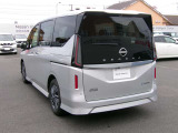 お車でお越しの際は、【東名・厚木IC】【圏央道・厚木南IC】より、R129を平塚方向へまっすぐ3〜4km(約10分程)です。