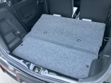 後席を倒せば巨大な荷室へ早変わり♪