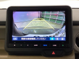 バックモニター付きで、車庫入れやバック時の後方確認をしっかりサポート。モニターに映し出される映像で死角も確認しやすく、狭い場所での駐車や後退時の操作をより安心して行えます。