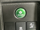 ★ECONスイッチ★ エコドライブを加速しよう!スイッチをONにすると、運転の仕方によるロスを抑え込み燃費をよくするようクルマが頑張ります(*^ー^*)燃費向上にチャレンジ♪
