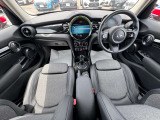こちらのお車はMINI NEXT鶴ヶ島に展示中です。☆お問合せをお待ちしてます!