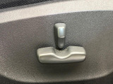 【パワーシート】スイッチ一つで簡単にシートの微調整が可能!電動だから力もいりません!快適なシートポジションにセットして、快適なドライブをお楽しみください。
