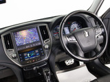 使いやすさや安全性を追求したステアリング周り!高級車ゆえにスイッチ類が多いのも特徴ですね!考え尽くされた配置ですぐに使いこなす事が出来ますのでご安心下さい!是非、体感してみて下さい!!