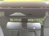 【三菱e-Assist】走行中に前方の車両等を認識し、衝突しそうな時は警報とブレーキで衝突回避と被害軽減をアシスト。より安全にドライブをお楽しみいただけます。