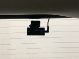 後方にもドライブレコーダーのカメラ(社外品)が付いています。前後両方でお車の周りを監視・記録いたします。