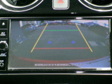 駐車時にはバックビュモニターで後方確認ができるので安心です。