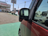 デザイン性だけでなく、ドライバーの巻き込み防止など安全運転をサポート致します!周囲からの視認性にも優れていて安心です!