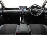 ◆視界広々で非常に運転しやすくロングドライブでも疲れを感じさせないすっきりとまとまったインパネ周りです。