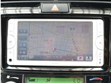 『1台』のお車に対して、3名体制で日々議論を重ね仕入れを行っております。