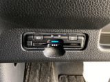 ETC車載器付。ETCが使用可能な道路通行料はキャッシュレスでスマートに走行できます。再セットアップして納車致します。