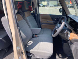 運転席からの視界もよくどなたがお乗りになられても運転しやすい車両になっています☆
