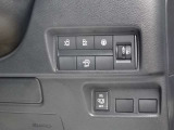 様々な安全装備がお客様の運転をサポートしてくれます。