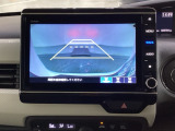 バックでの車庫入れも安心です! リアカメラが付いているバックモニター付のナビを装備しております。操作線もついており距離感も画面から確認できます。