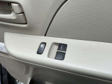 電動ウインドウ(フロント)・集中ドアロック装備なんです!