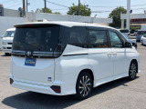 人気車種のヴォクシーが入荷しました!メーカーナビ、フリップダウンモニター付きの充実装備のお車です!是非お早目のお問い合わせお待ちしております!