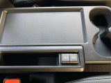 セカンドシートのUSBポート