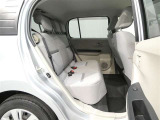 気になる汚れは「まるまるクリン」で解消! 当社の中古車はシートを外して隅々までキレイにクリーニングしてあります。