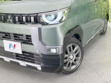 【LEDヘッドライト】悪天候や夜間走行時も良好な視界を確保し安心して運転できる高輝度LEDヘッドライトを装備!点灯速度が早く、消費電力も抑えられています。