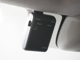 ◆ドライブレコーダー◆映像・音声などを記録する自動車用の装置です。 もしもの事故の際の記録はもちろん、旅行の際の思い出としてドライブの映像を楽しむことができます。