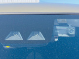 【スマートアシスト】走行中に前方の車両等を認識し、衝突しそうな時は警報とブレーキで衝突回避と被害軽減をアシスト。より安全にドライブをお楽しみいただけます。