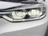 ●LEDヘッドライト:夜間走行時も良好な視界を確保し安心して運転できる高輝度LEDヘッドライトを装備!点灯速度が早く、消費電力も抑えられています。
