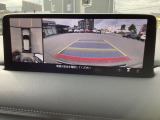 狭い場所での駐車やすれ違いなどでより的確な運転操作に役立つ360&deg;ビューモニターが装備されています。