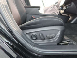 パワーシート搭載。微妙な調整が手軽にでき、ピッタリなポジションで運転することが可能です。