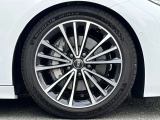 Audiは、スポーティなデザインからシンプルでエレガントなデザインまで、さまざまなデザインを提供しています。軽量でありながら高い強度を持っており車両のハンドリング性能やブレーキ性能が向上します。