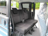 届出済未使用車ですので、内装もキレイです♪ また、シートカバーの取付等も承ってましたのでお気軽にご相談ください♪