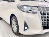 フォグランプ装着車です。暗い夜道の車両前方を明るく照らします