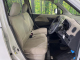 運転席シート廻りは使用感も少なく、良好な状態となっています。前オーナー様が丁寧に使っていたことがよくわかりますね。