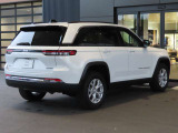 2列シート・最大乗員5名のスタンダードボディが際立つフルサイズSUV。