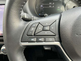 ナビの音量など車両情報を手元で操作できるハンドルスイッチ付き。